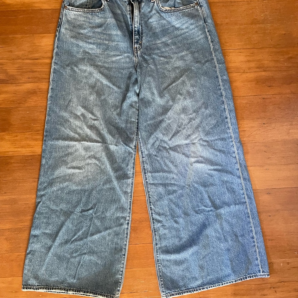 Womens Levis XL Flood sz 32 Classic Denim Relaxed Fit Jeans for women.